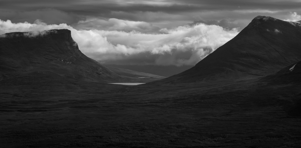 Höst i fjällvärlden - Abisko Nationalpark. Fotoresa med Wild Nature fotoresor. Foto Frida Hermansson